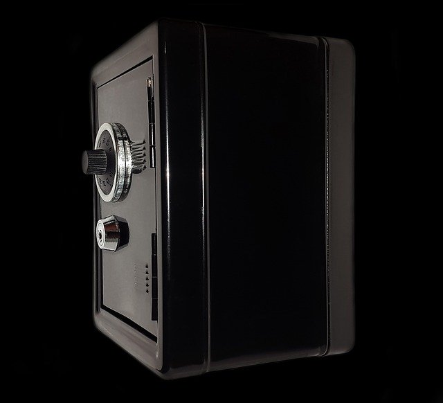 safe cracking locksmith near me
